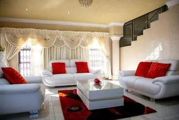 Majatalo Angelocean Guest House