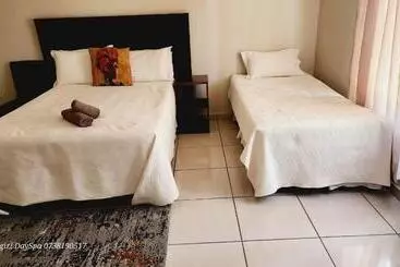 Pensión Intsingizi Bird Lodge