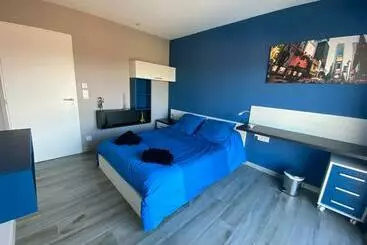 ベッドアンドブレックファースト Blue Diamond Room