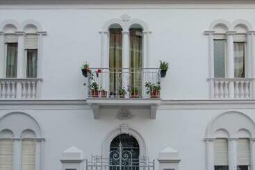 پانسیون Le Bifore