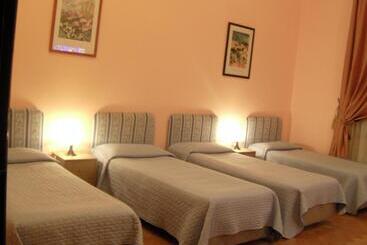 مسافرخانه Affittacamere Alla Stazione