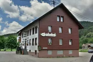 ベッドアンドブレックファースト Gästehaus Adler Albtal