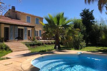 Aamiaismajoitus (B&B) Chéz Robert & Coby