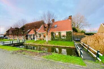 Bed And Breakfast Lauwersstate