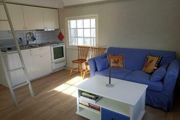 بنسيون Sjögårdens Gästhus Med Sovloft