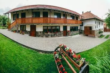 Gyöngyvirág Panzió