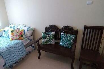 بنسيون Affordable And Comfortable Serin East Tagaytay Condominun
