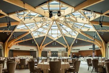 בית מלון כפרי Serenity Resort