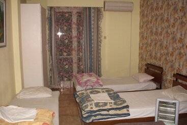 Хостел Athens House