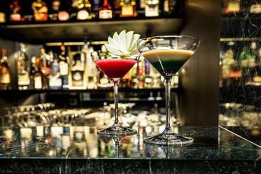 ホテル Hôtel Du Rond Point Des Champs élysées   Esprit De France