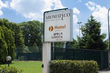 هتل Green Garden Resort   Smart