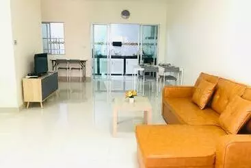 Majatalo Impact Mt House