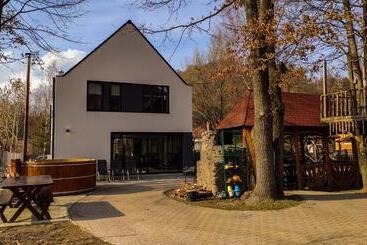 مبيت وإفطار 4 Seasons   House