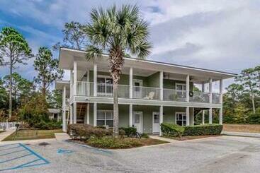 מלון דירות Condo W Pool Near Beaches, Dining, Shopping, Etc