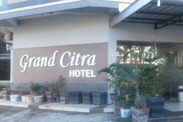 ホテル Grand Citra Prabumulih