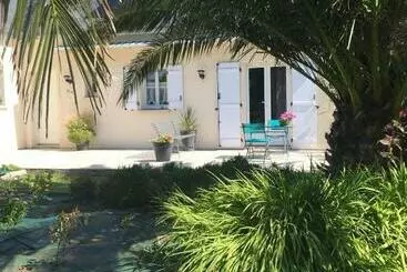 Bed and Breakfast Côté Jardin Des Charmilles