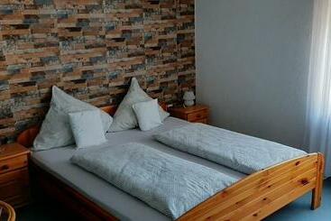 צימר Gästezimmer Elly Dostert