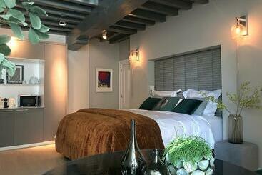 تختخواب و صبحانه Suite Londen66