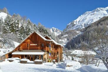 Vandrarhem Gîte Les 3 Cols