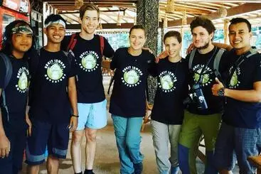 Lomakeskus Gino S Place   Guest House & Jungle Trekking