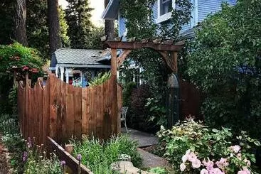 Aamiaismajoitus (B&B) Westfir Lodge