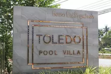 هتل Toledo Pool Villa