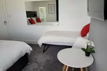 Majatalo Edelweiss Guest House