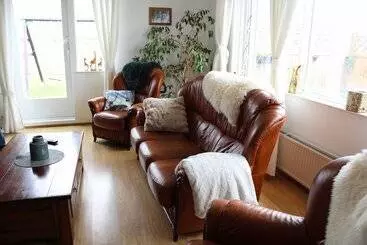 پانسیون Stóri Bakki Guesthouse With Hot Tub