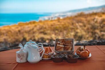 تختخواب و صبحانه Saint Leu Chambre 3 épis Avec Pdj Piscine En Pleine Nature Vue Mer Bardzour