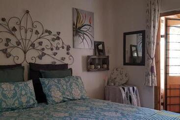Hotel A Farm Stay   Casablanca S Private Cottage,no Loadshedding!