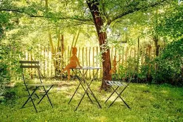 تختخواب و صبحانه Le Jardin Des Secrets