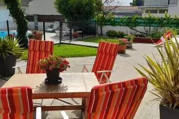 ベッドアンドブレックファースト Les Hirondelles