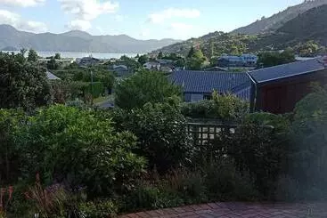 تختخواب و صبحانه Moana View