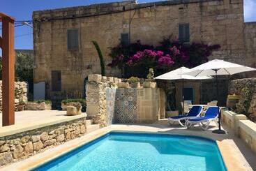 ベッドアンドブレックファースト The Garden Gate