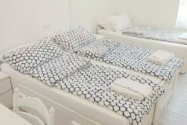 پانسیون Modern Room With Private Bathroom