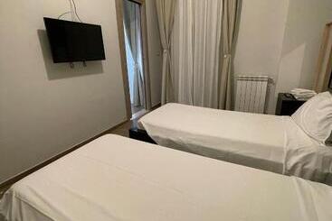 Pensjonat Policlinico Room