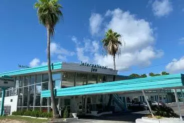 هتل International Inn On The Bay