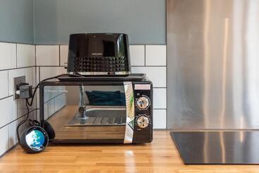 פנסיון 144 Lower Cheltenham Place