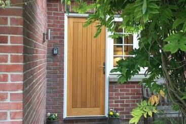 بنسيون Garden Room