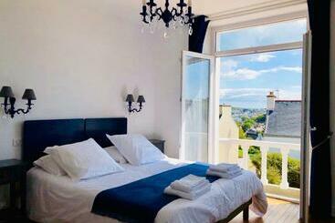 민박 Les Hauts De Kersudal