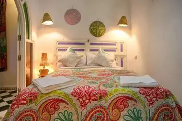 پانسیون Afra House