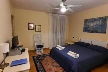 تختخواب و صبحانه La Trunera Guest House