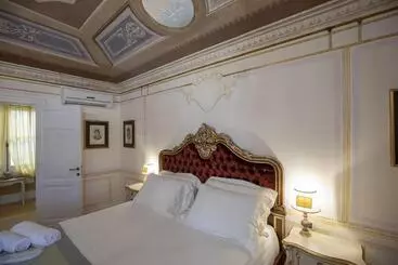 Pensiune Les Suite Royales