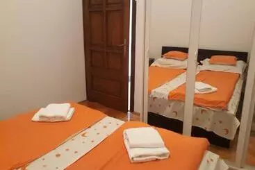 پانسیون Piac Utcai Apartman 2