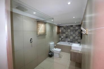 膳宿费 Stonehill Villa