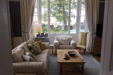 Bed and Breakfast Glebe House