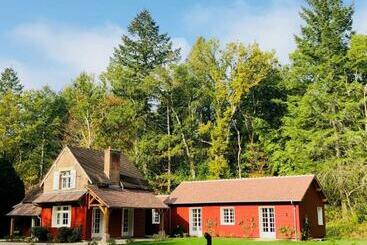 تختخواب و صبحانه Maison Canadienne