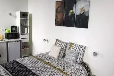 Aamiaismajoitus (B&B) Chateau Fourclins