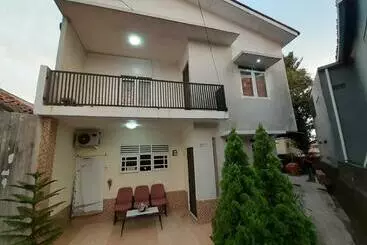 Hotel Kost Carmelia Syariah Baranangsiang Bogor