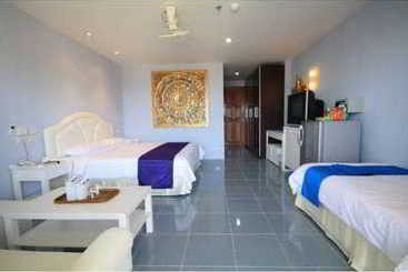 Chalong Beach Hotel & Spa